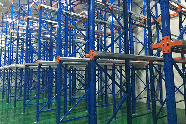 倉儲(chǔ)密集型貨架有哪些優(yōu)勢和弊端？怎么合理的使用密集型貨架？