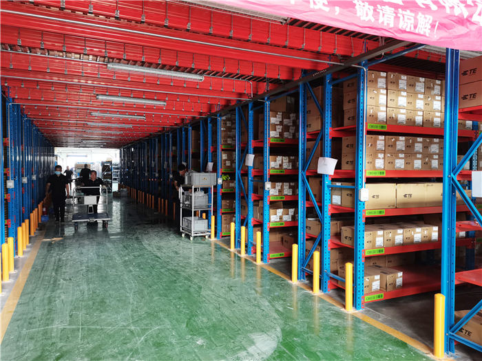 鄭州閣樓貨架平臺項(xiàng)目案例